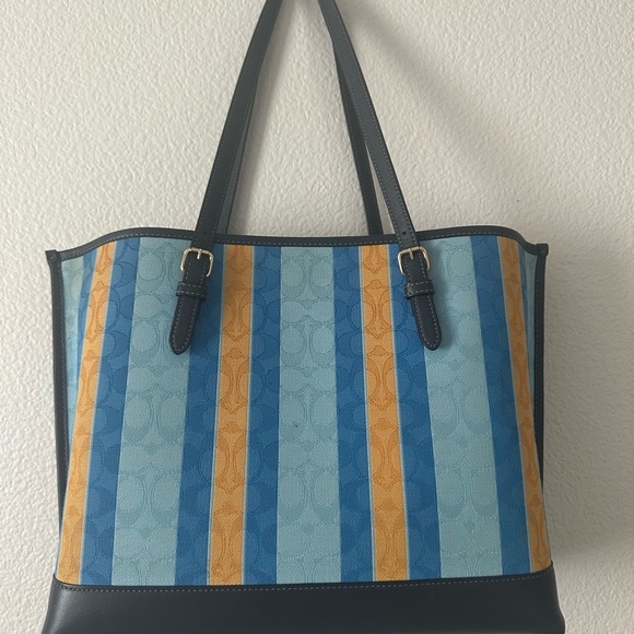 Limited edition Coach purse! - Picture 2 of 11